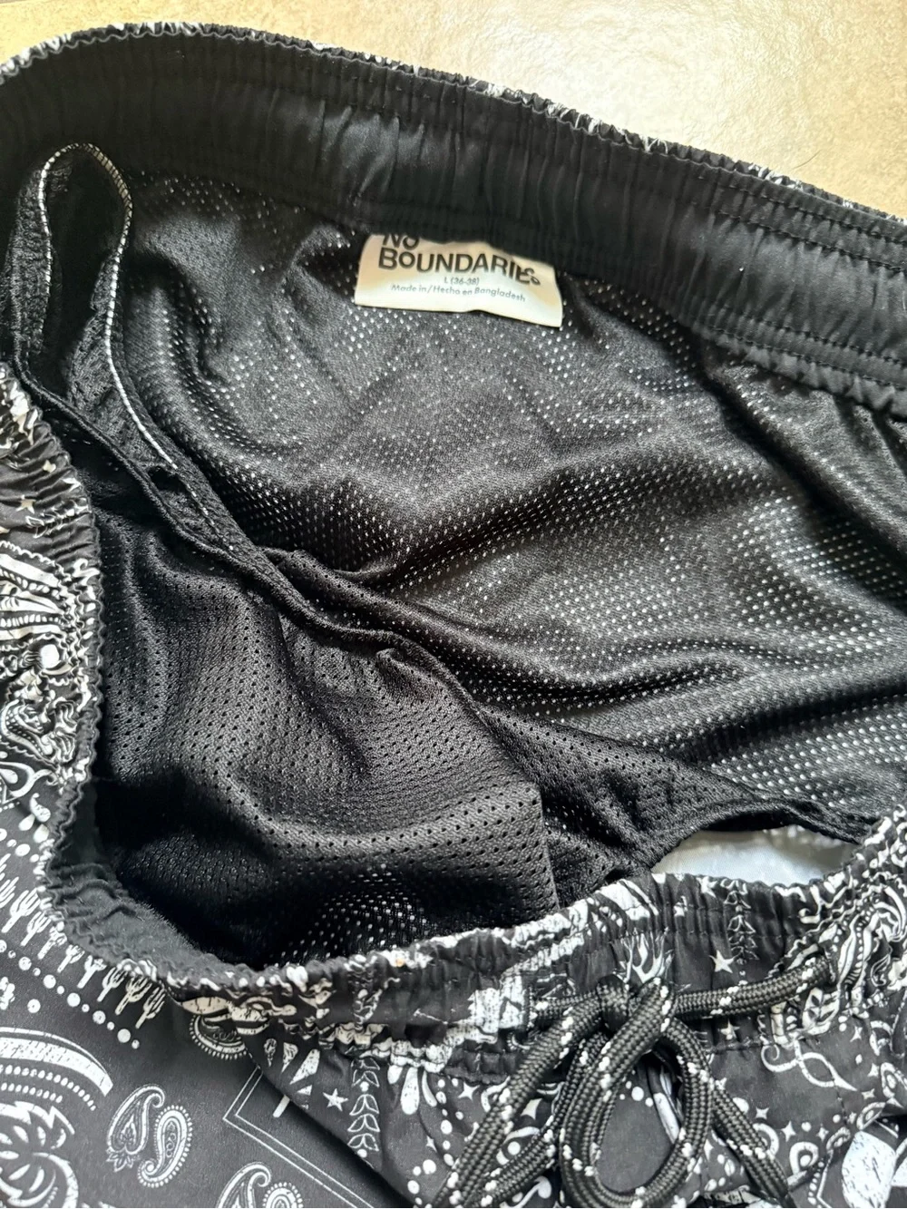 Swim Trunks Men’s Size Large Shorts No Boundaries Bandana Paisley FAST SHIPPING